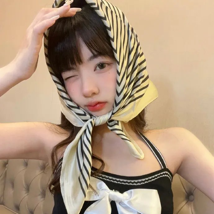 金发奇女海报